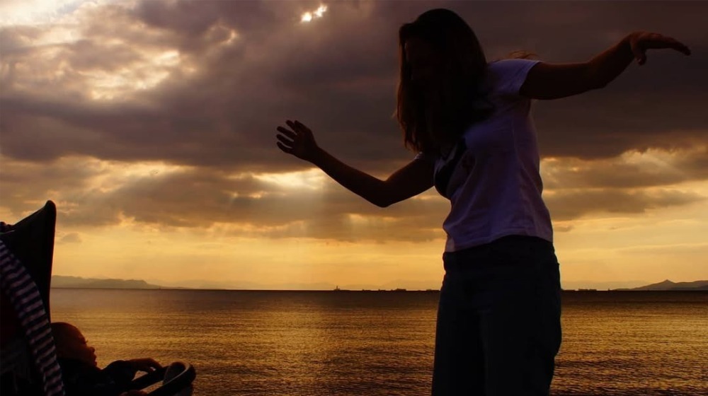 Eλληνίδα ηθοποιός αποκαλύπτει: «Πήγα στον ψυχολόγο γιατί αναρωτιόμουν γιατί δεν ήθελα να κάνω παιδιά»